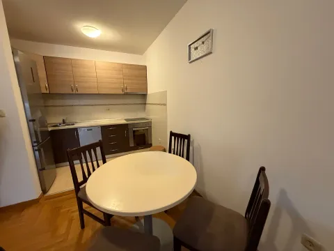 Rent, one bedroom apartment, 45m², Stari Aerodrom, Podgorica - image 2