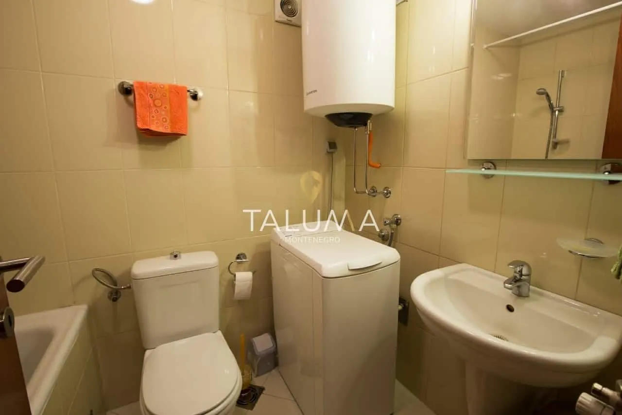 Izdavanje, dvosoban stan, 68m², Preko Morače, Podgorica