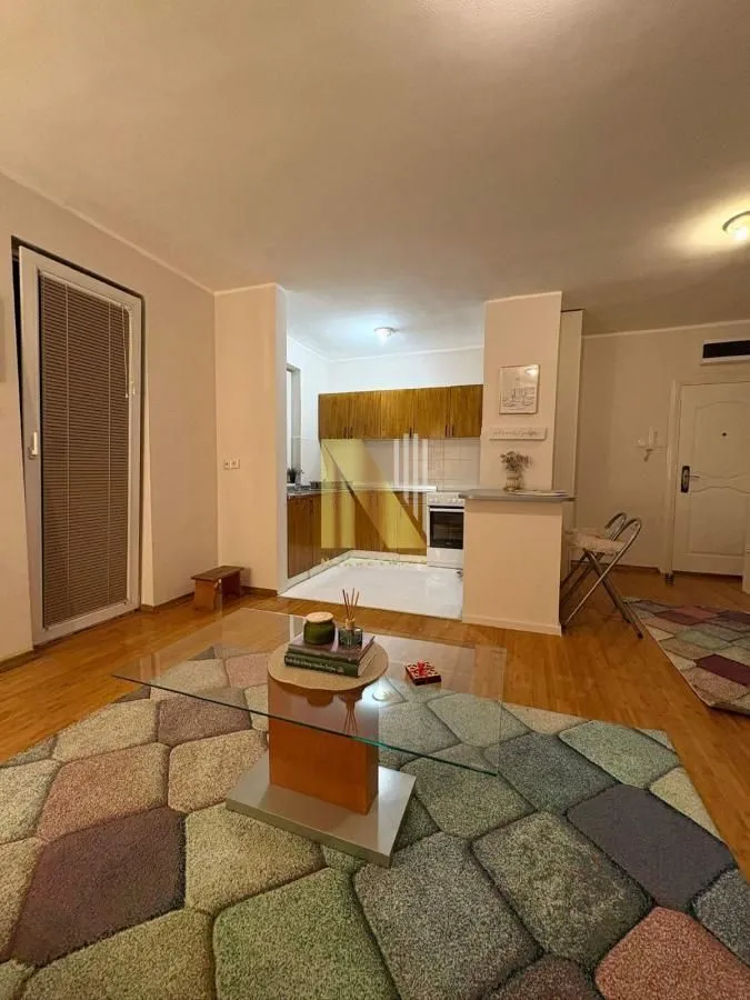 Izdavanje, jednosoban stan, 45m², Rotkvarija, Novi Sad Sve Podlokacije