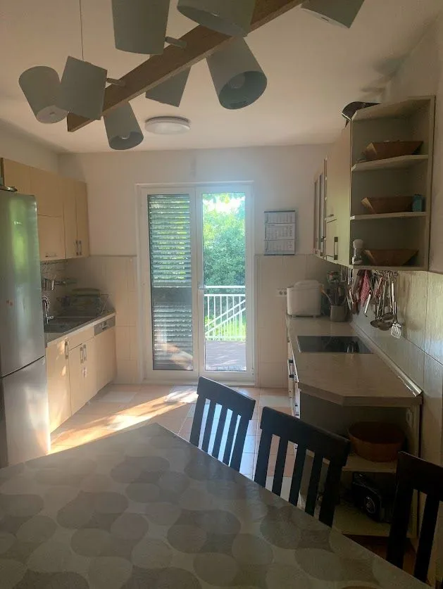 Izdavanje, kuća, 240m², Donja Gorica, Podgorica