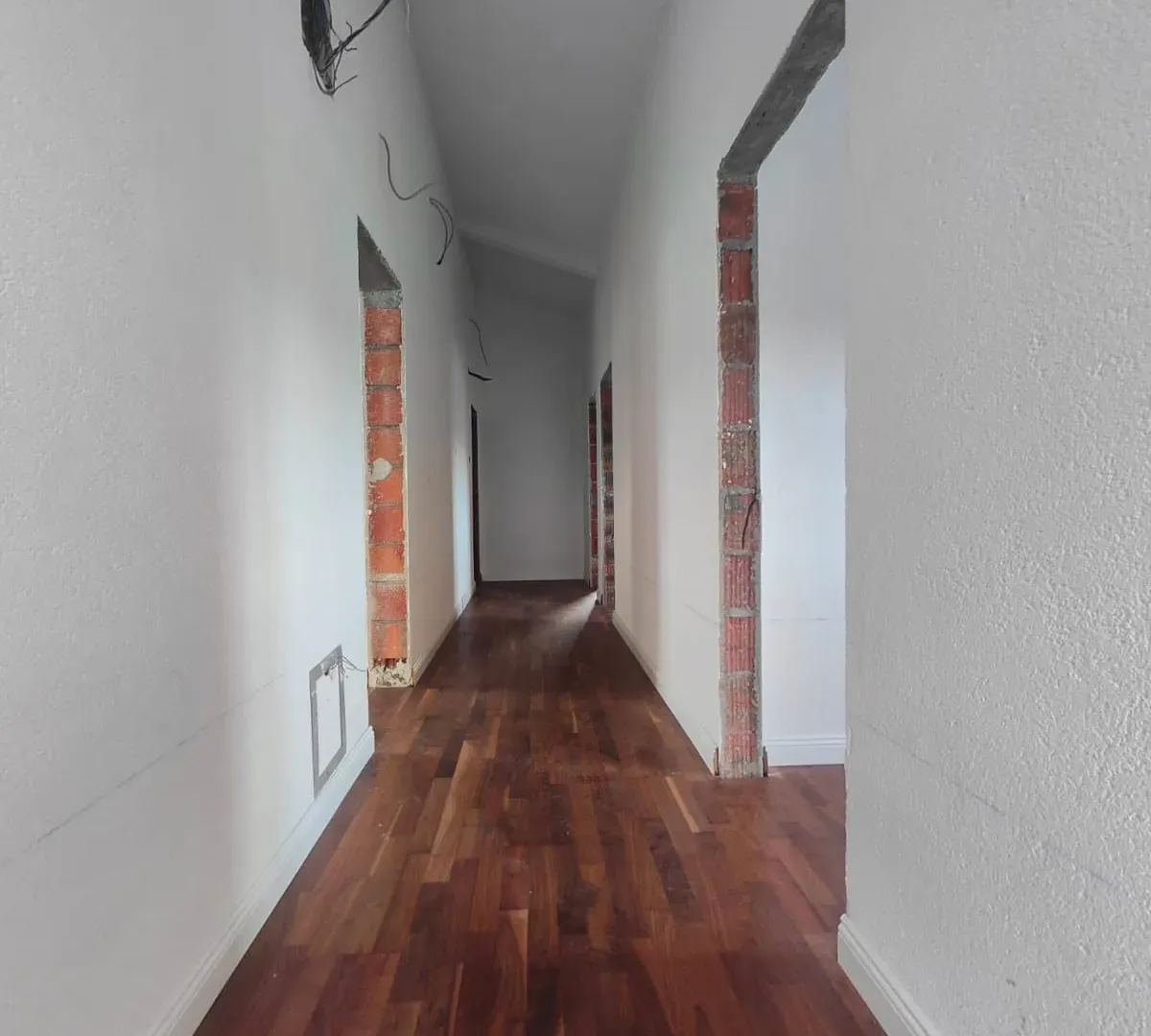 Prodaja, kuća, 250m², Karaburško Polje, Podgorica