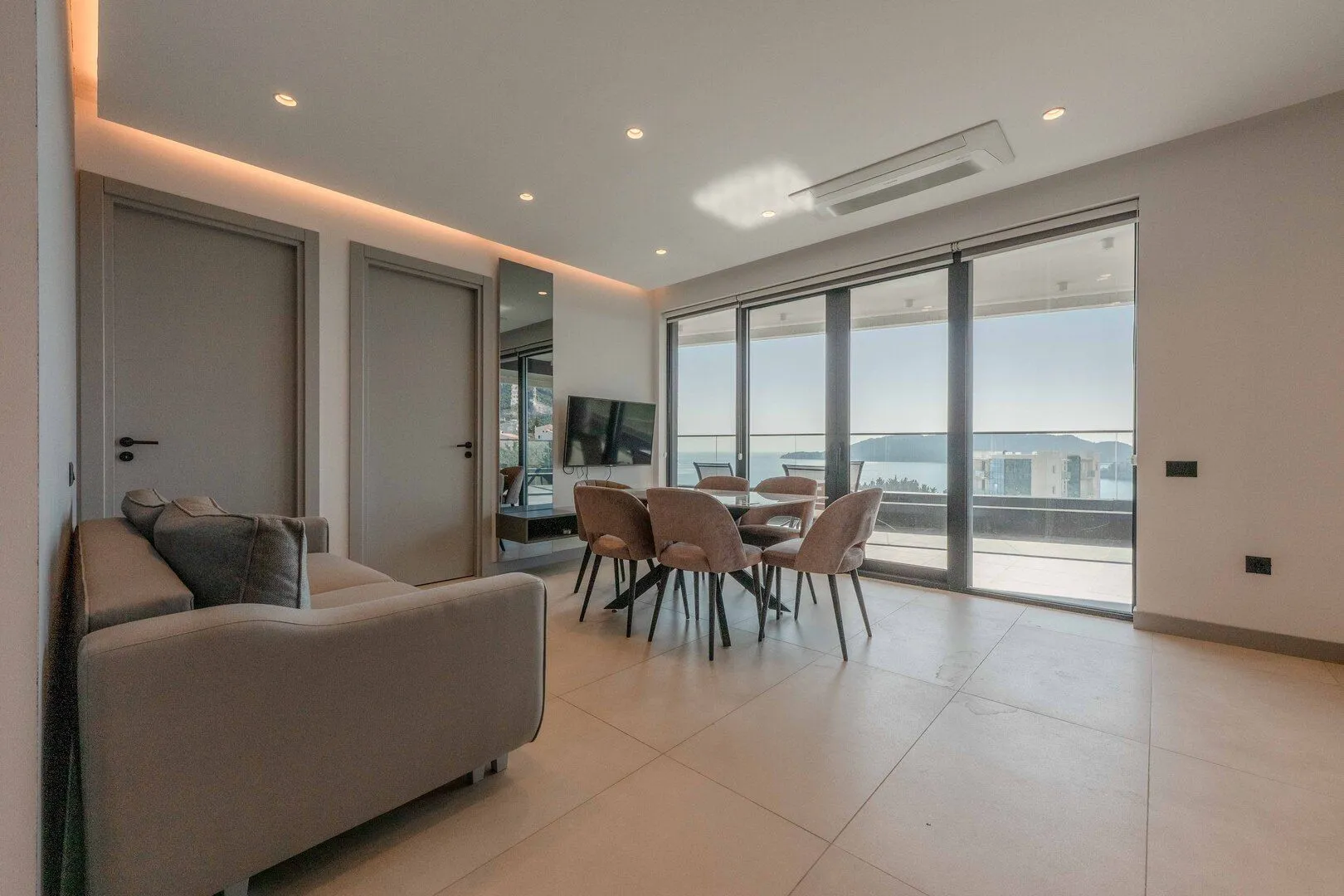 Prodaja, dvosoban stan, 145m², Bečići, Budva