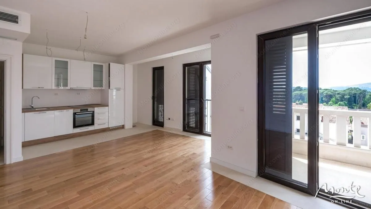 Prodaja, jednosoban stan, 50m², Centar, Tivat