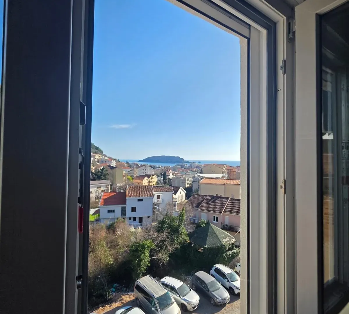 Prodaja, jednosoban stan, 45m², Lazi, Budva