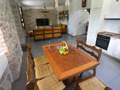 Izdavanje, kuća, 160m², Kotor, Crna Gora - image 4