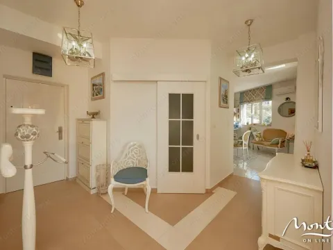 Prodaja, trosoban stan, 150m², Bečići, Budva - image 18