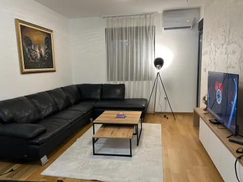 Izdavanje, jednosoban stan, 48m², City Kvart, Podgorica - image 7