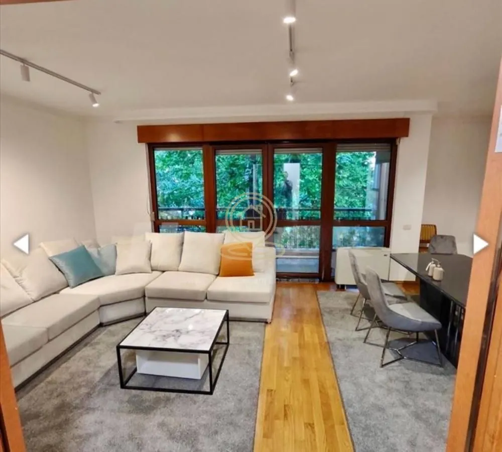 Rent, four bedroom apartment, 115m², Kalenić Pijaca, Vračar Sve Podlokacije