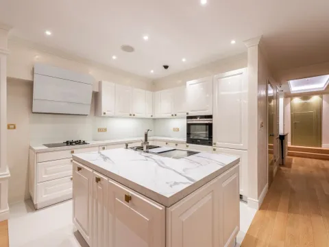 Prodaja, jednosoban stan, 115m², Centar, Budva - image 6