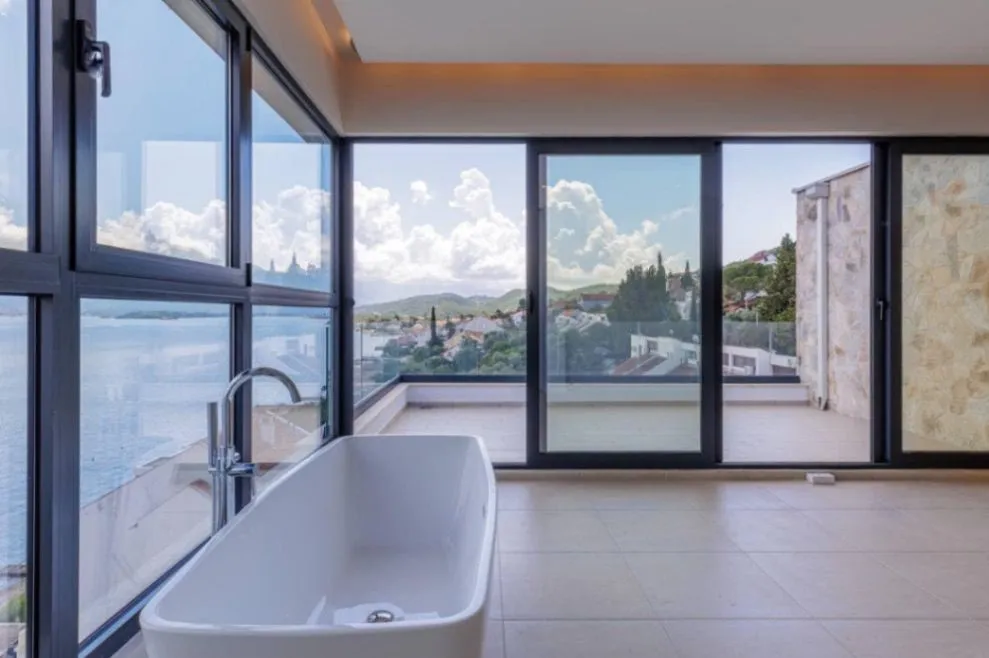 Sale, house, 200m², Krašići, Tivat