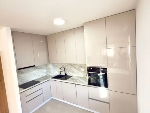 Rent, two bedroom apartment, 70m², City Kvart, Podgorica - image 4