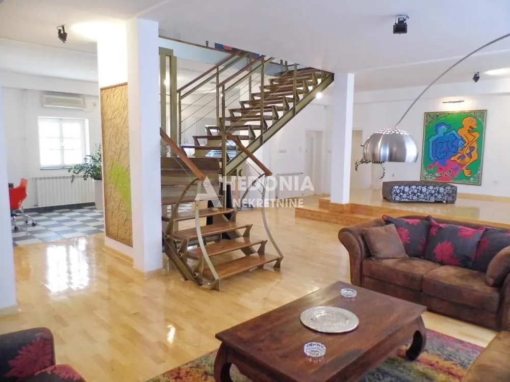 Rent, house, 450m², Zvezdara Sve Podlokacije, Beograd