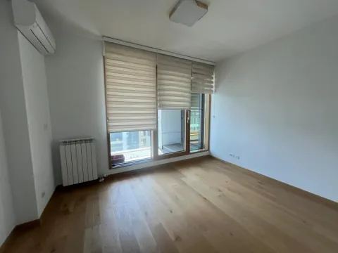 Izdavanje, trosoban stan, 112m², Savski Venac, Beograd - image 8