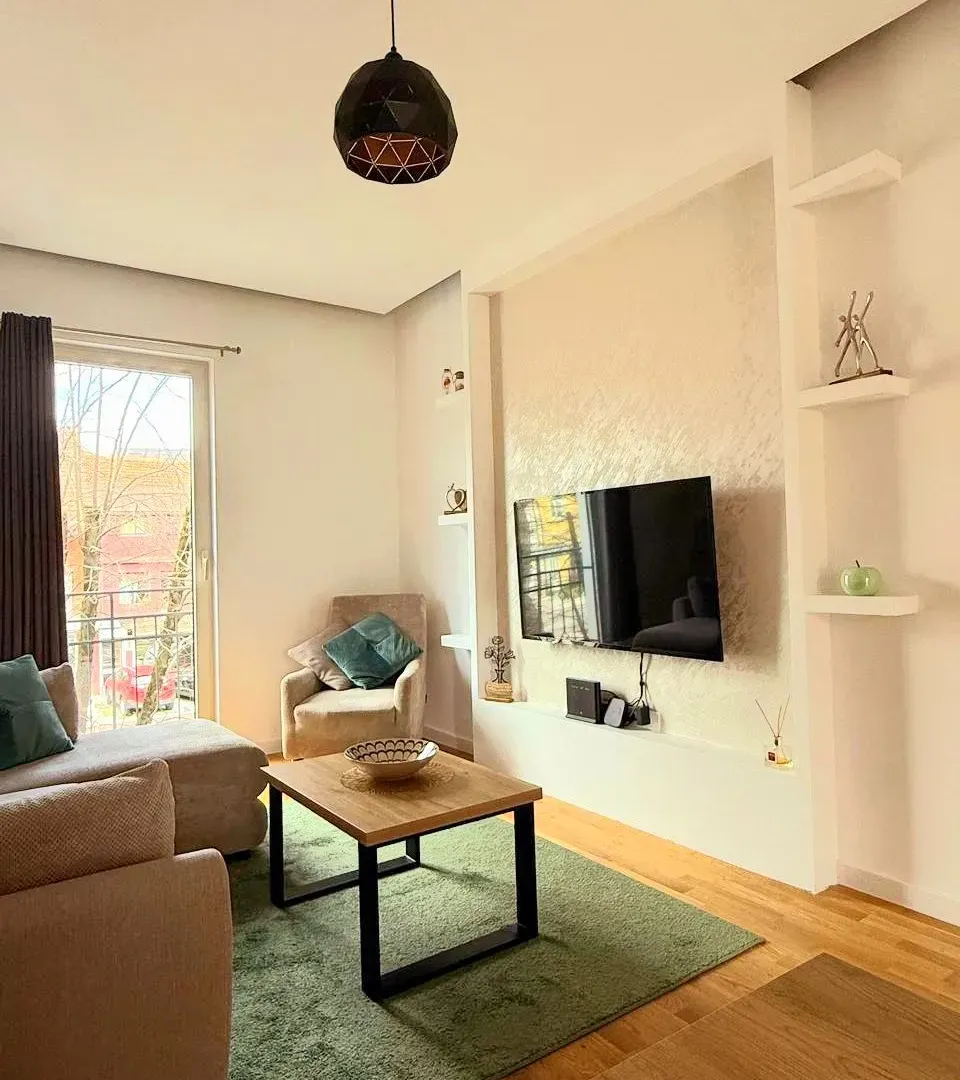 Izdavanje, jednosoban stan, 50m², Centar, Cetinje
