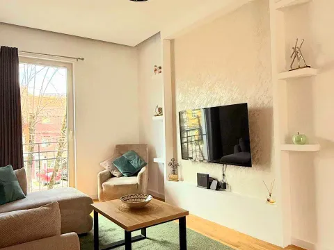 Izdavanje, jednosoban stan, 50m², Centar, Cetinje - image 3