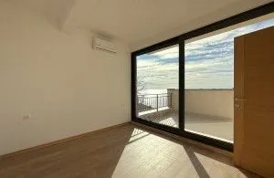 Prodaja, trosoban stan, 126m², Reževići, Budva