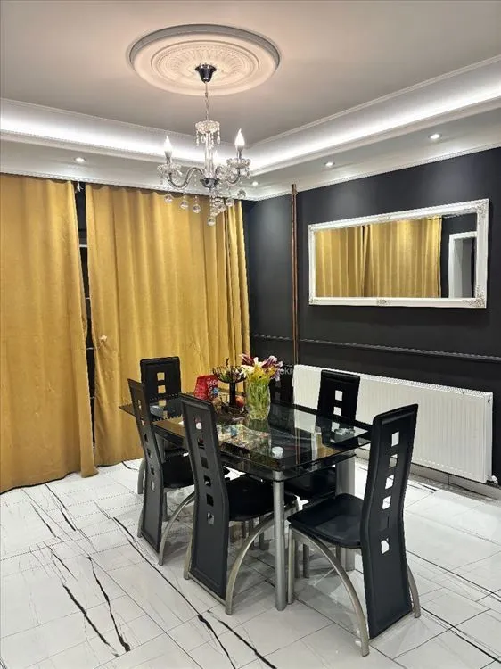 Prodaja, kuća, 222m², Borča Sve Podlokacije, Beograd