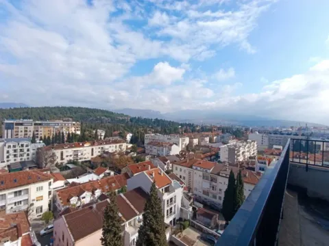 Izdavanje, jednosoban stan, 45m², Centar, Podgorica - image 4