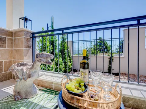 Prodaja, stan, 64m², Tivat, Crna Gora - image 6