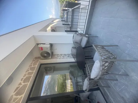 Izdavanje, jednosoban stan, 45m², Radanovići, Kotor - image 7