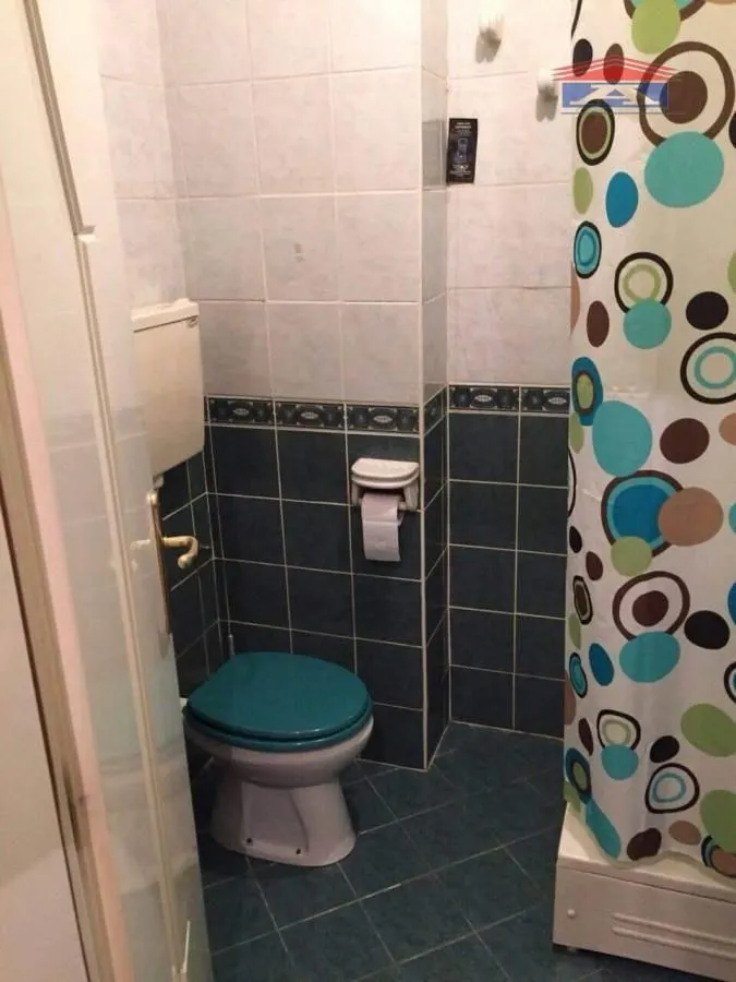 Izdavanje, garsonjera, 21m², Grbavica, Novi Sad Sve Podlokacije