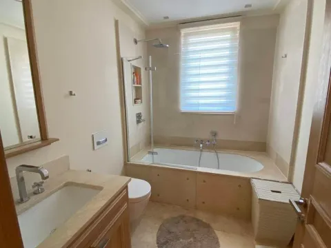 Prodaja, jednosoban stan, 76m², Porto Montenegro, Tivat - image 3