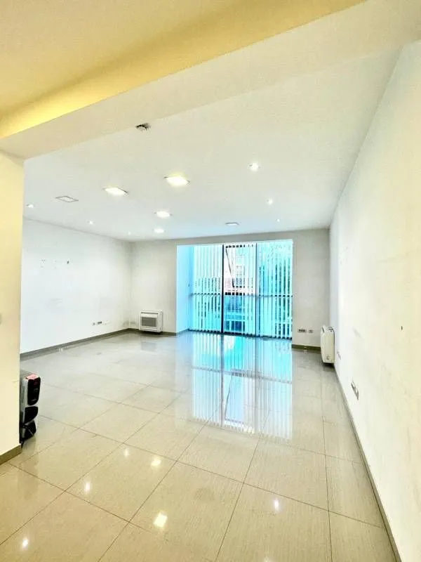 Prodaja, poslovni prostor, 540m², Centar, Podgorica