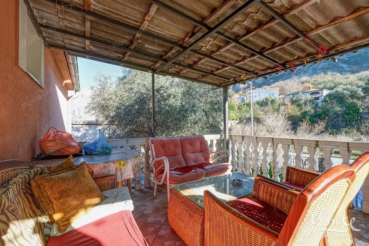Prodaja, kuća, 219m², Dobrota, Kotor