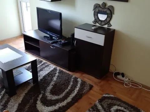Izdavanje, jednosoban stan, 37m², Centar, Novi Sad - image 4