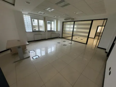 Izdavanje, poslovni prostor, 300m², Cvetkova Pijaca, Zvezdara Sve Podlokacije - image 7