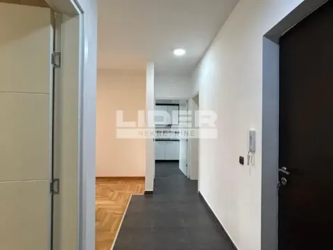 Izdavanje, četvorosoban stan, 100m², Savski Venac, Beograd - image 5