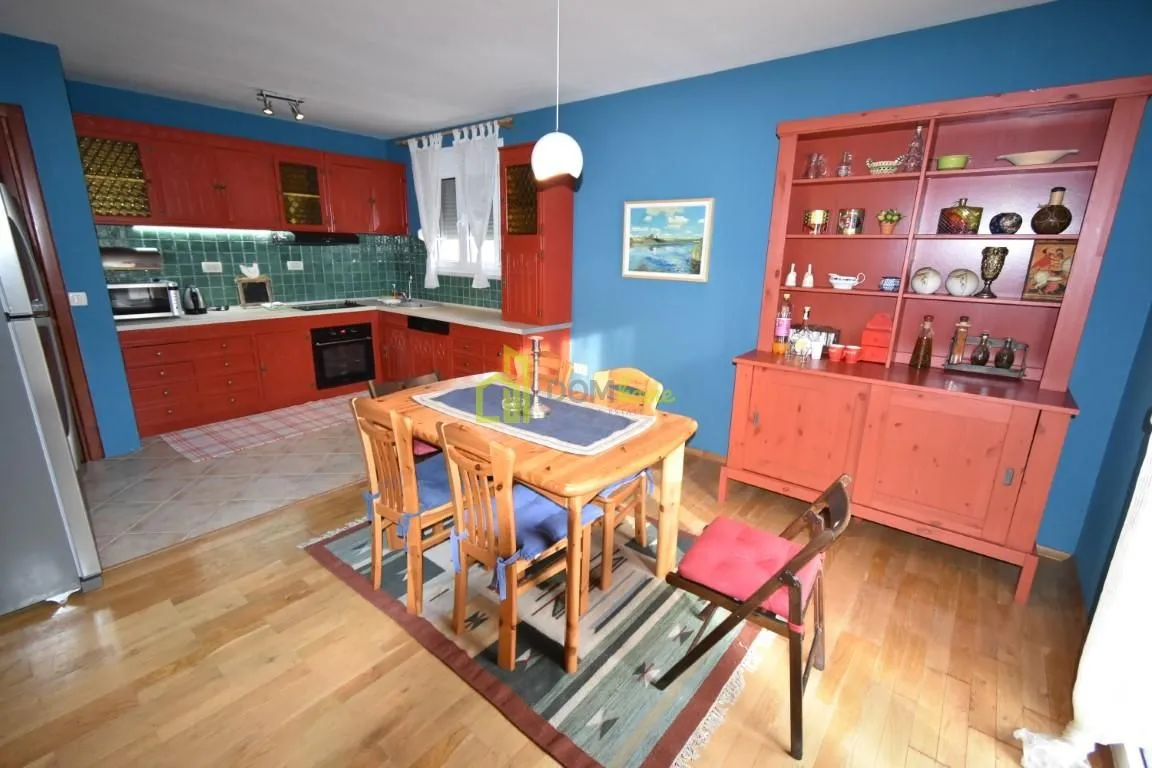 Sale, house, 191m², Tološi, Podgorica