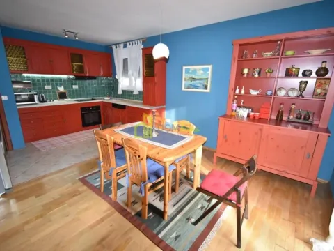 Sale, house, 191m², Tološi, Podgorica - image 18