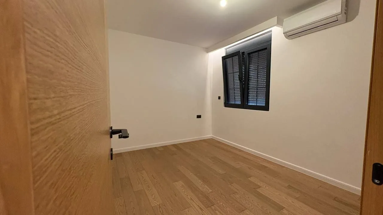 Prodaja, trosoban stan, 101m², Tivat, Crna Gora