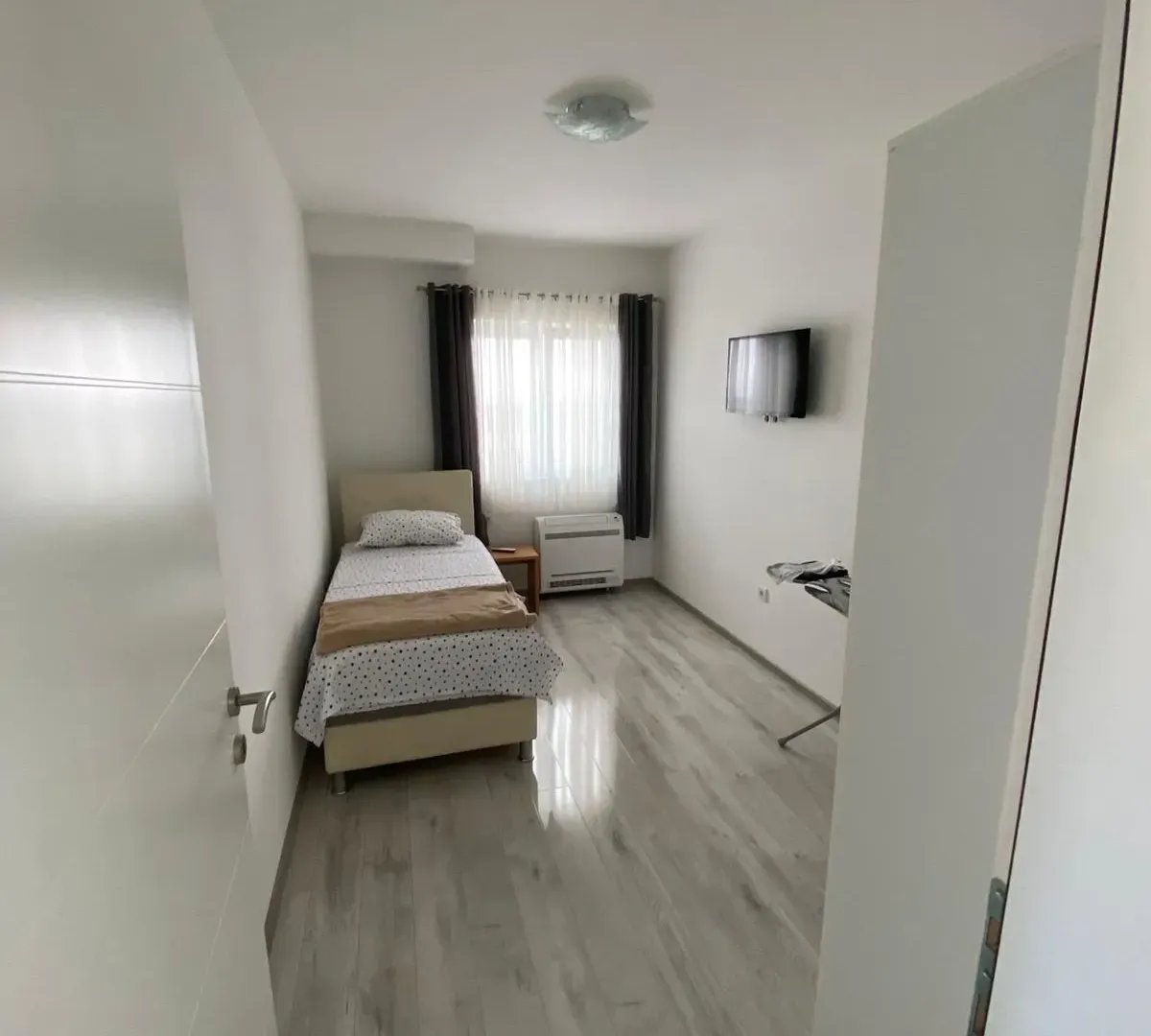 Rent, three bedroom apartment, 115m², Kalimanj, Tivat