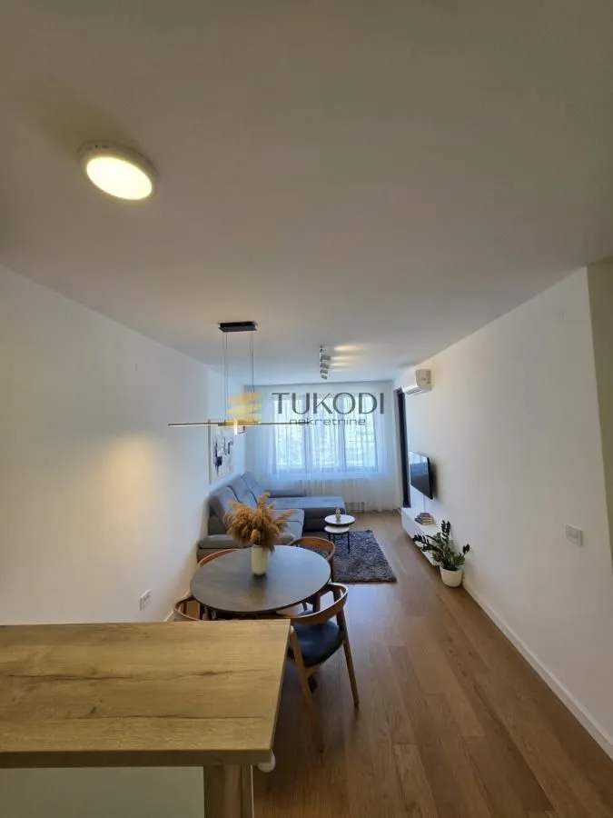 Izdavanje, trosoban stan, 65m², Novi Beograd Sve Podlokacije, Beograd