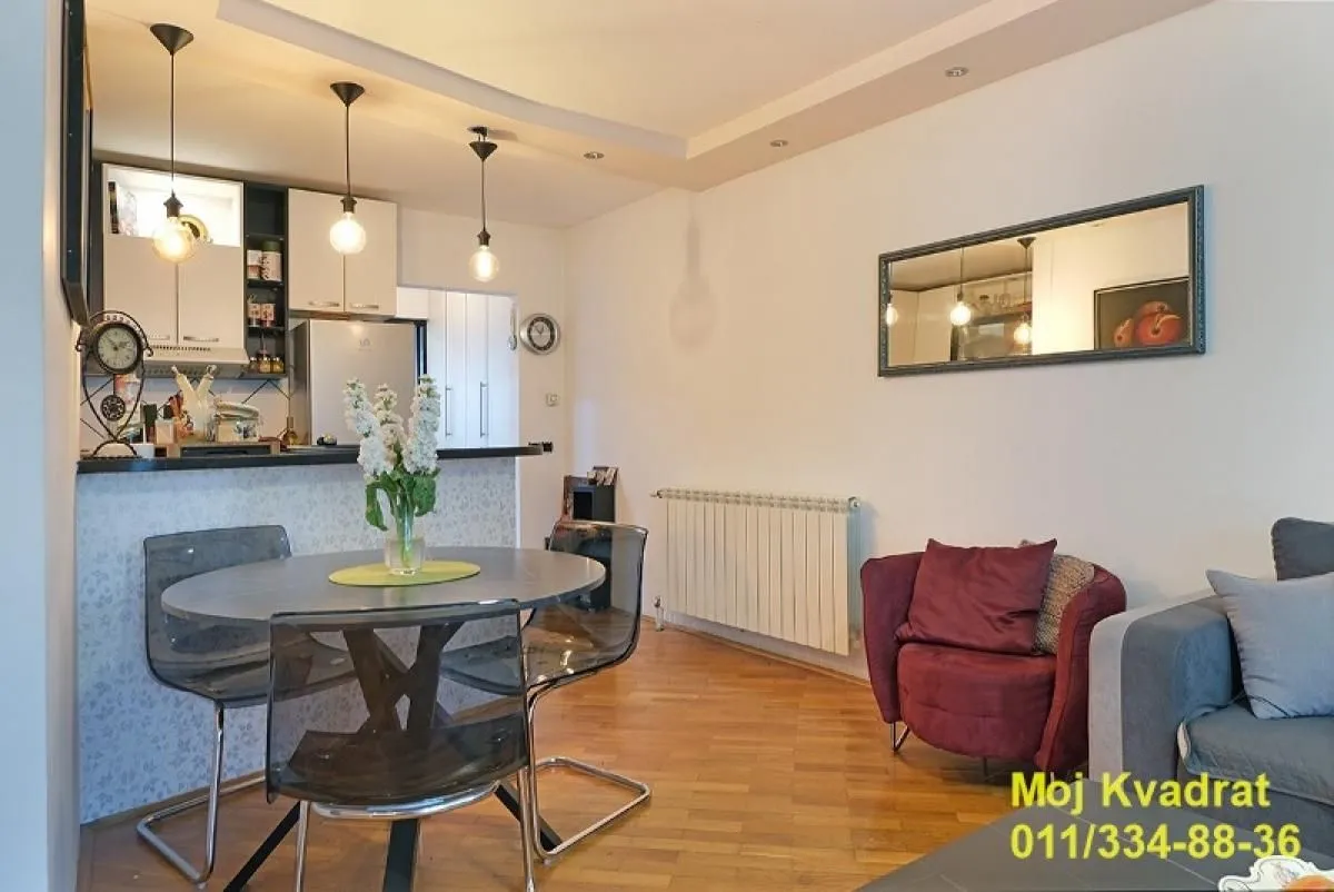 Prodaja, dvosoban stan, 54m², Kalenić Pijaca, Vračar Sve Podlokacije