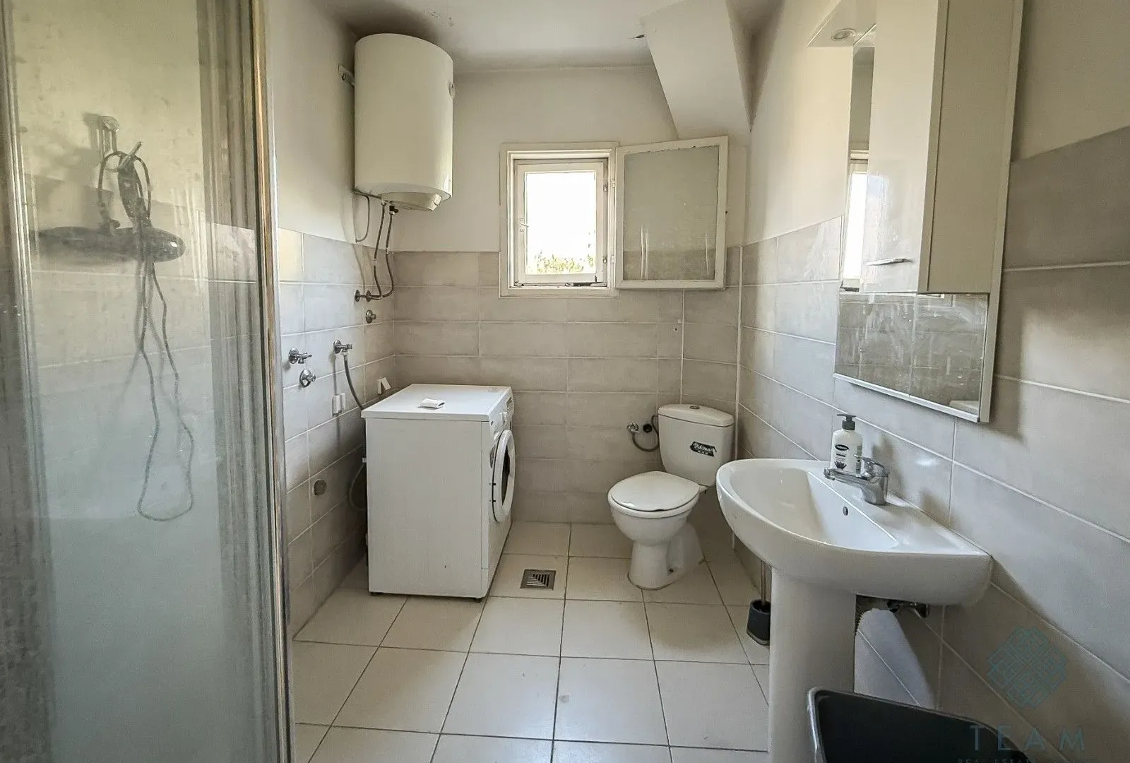 Izdavanje, dvosoban stan, 106m², Stari Aerodrom, Podgorica