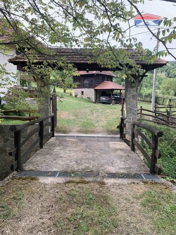 Prodaja, kuća, 146m², Ba, Ljig