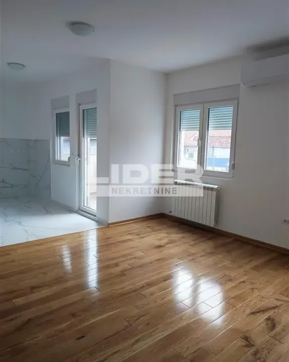 Sale, two bedroom apartment, 55m², Borča 1, Borča Sve Podlokacije