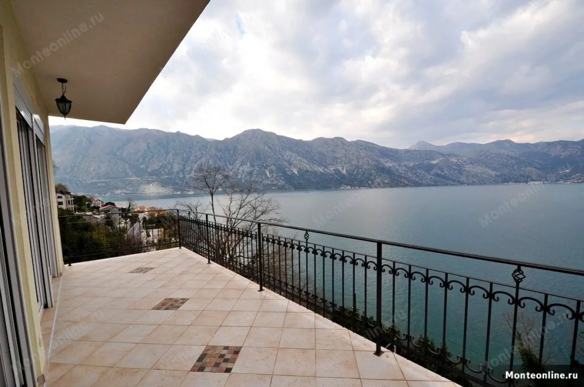 Sale, house, 350m², Kostanjica, Kotor