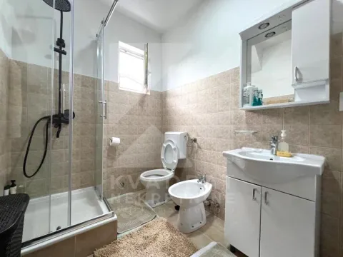 Izdavanje, kuća, 160m², Zabjelo, Podgorica - image 18