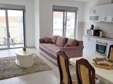Sale, two bedroom apartment, 63m², Tivat, Crna Gora