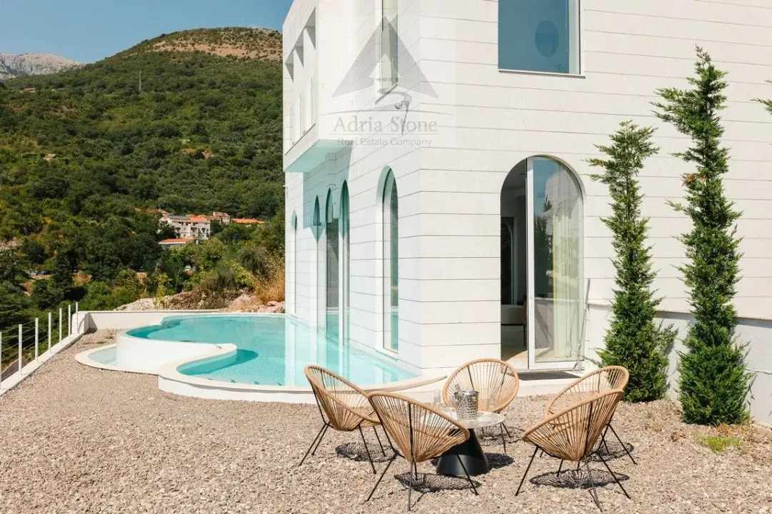 Sale, house, 350m², Kamenovo, Budva
