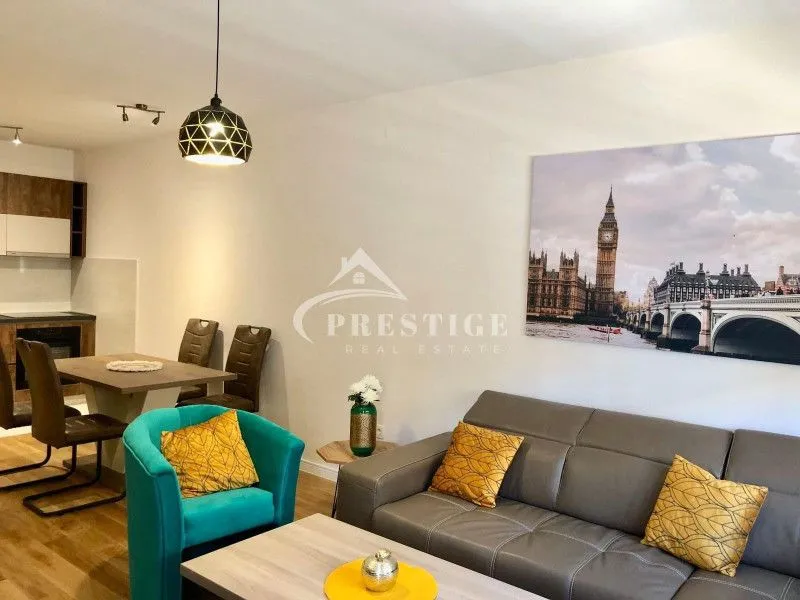 Izdavanje, jednosoban stan, 69m², Central Point, Podgorica