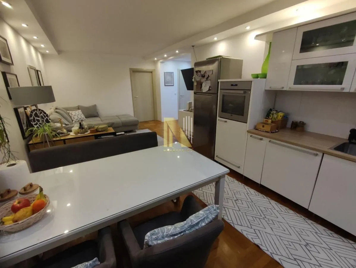 Prodaja, trosoban stan, 75m², Grbavica, Novi Sad Sve Podlokacije