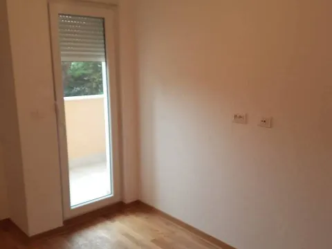 Izdavanje, jednosoban stan, 44m², City Kej, Podgorica - image 7