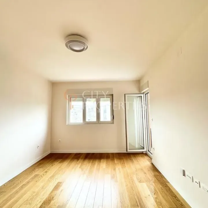 Izdavanje, stan, 72m², Central Point, Podgorica