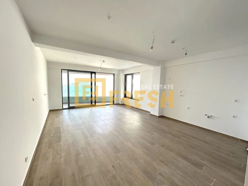Prodaja, dvosoban stan, 70m², Rafailovići, Budva