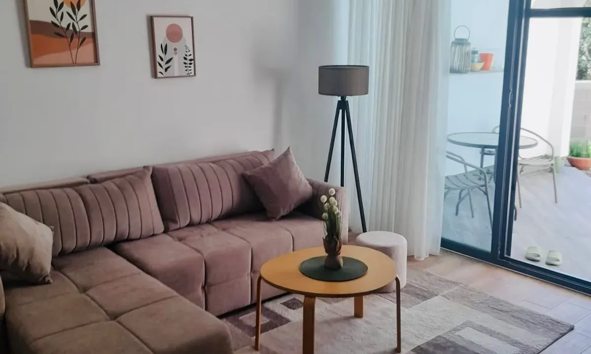 Rent, one bedroom apartment, 59m², Boreti, Budva